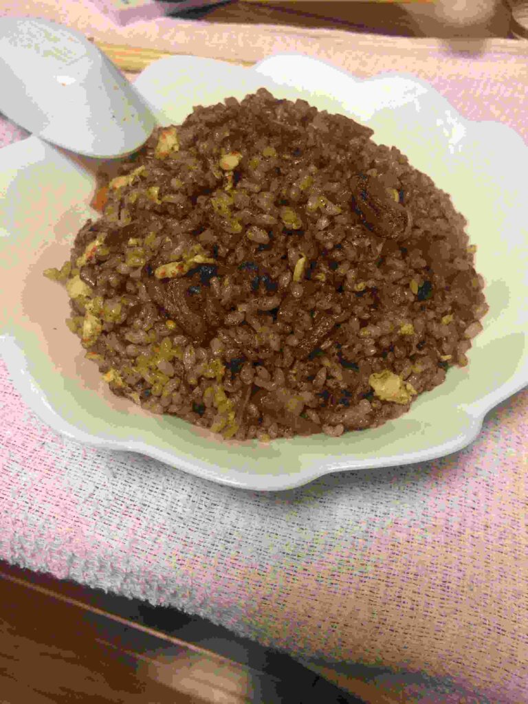 味付けの濃いチャーハン