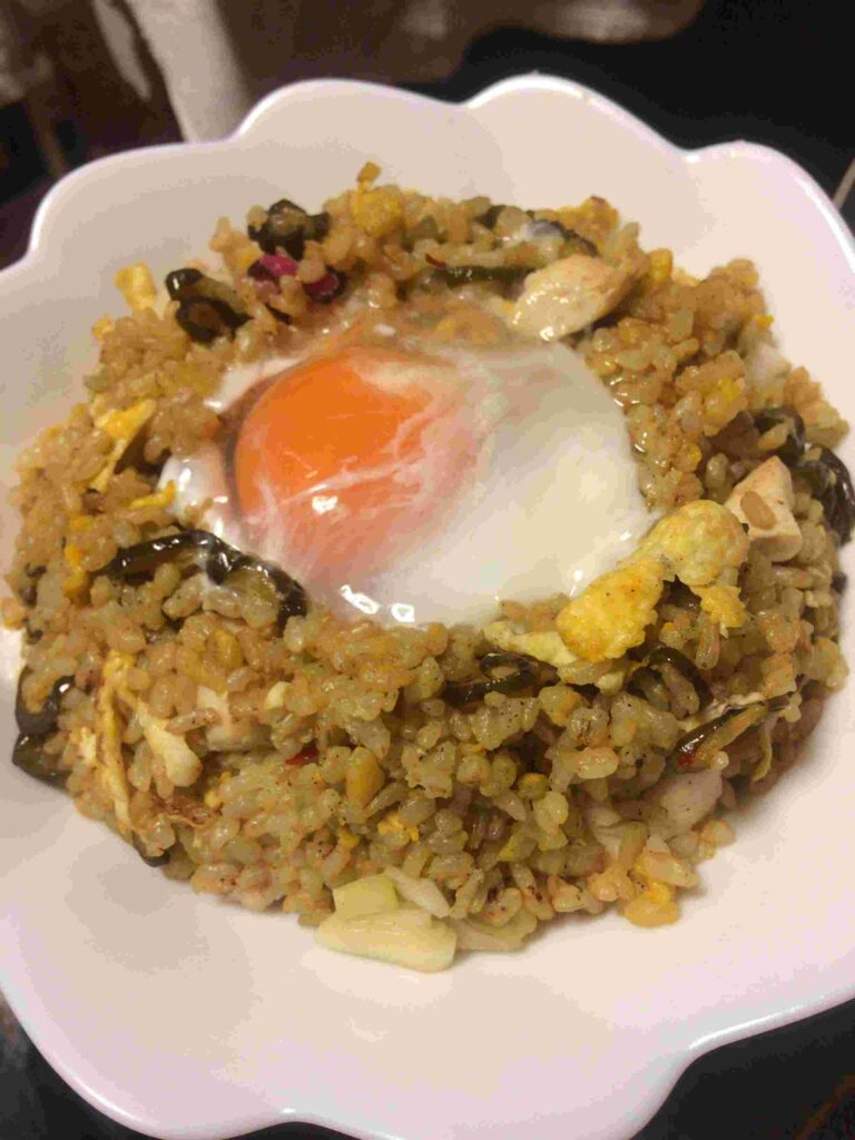 少し白くなった程度の卵