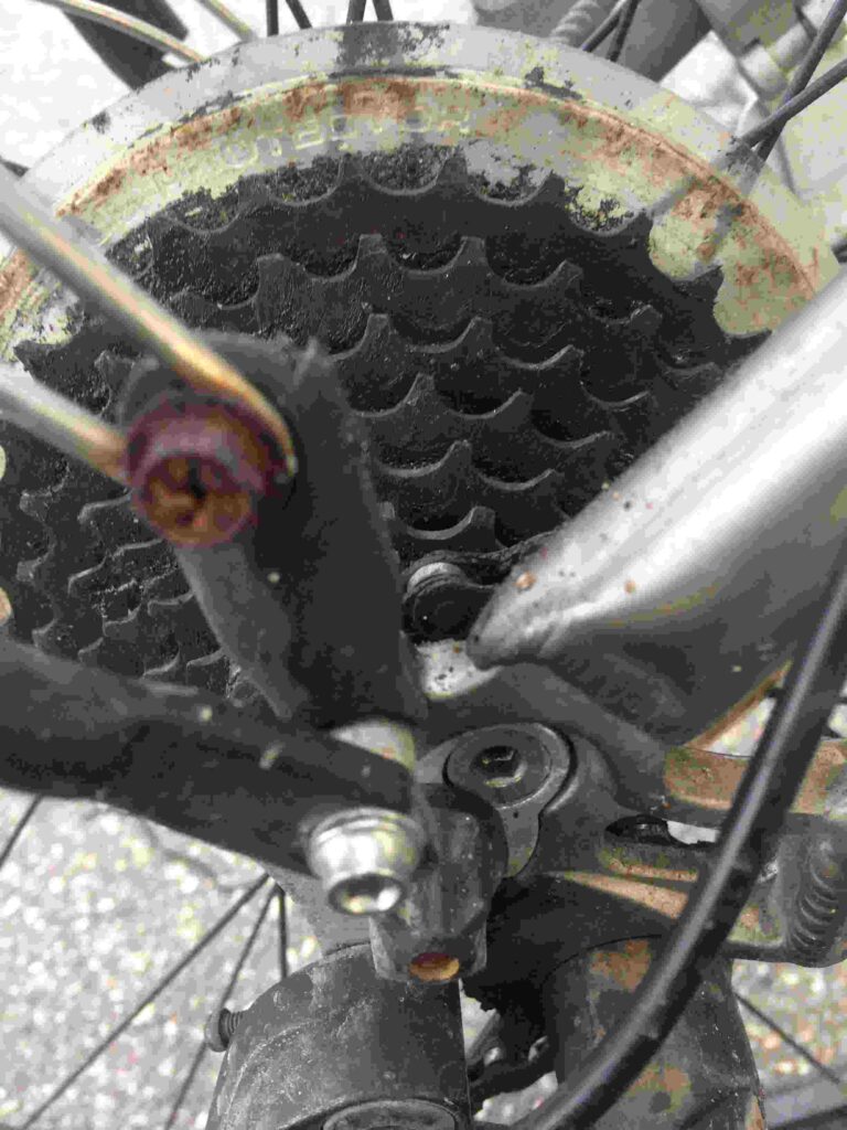 ギアの歯がすり減ってる