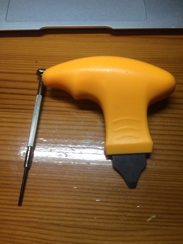 裏がまこじ開け器ストロングと精密ドライバー