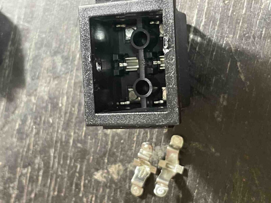 モーメンタリスイッチの分解４